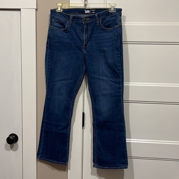 LEE Bootcut Jeans. Regular Fit Mid Rise 14S. Excellent Condition. - Picture 1 of 6